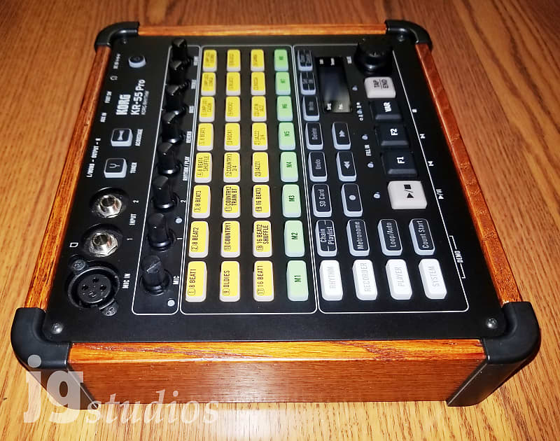 Korg KR-55 Pro with Vox VFS5 Footswitch Like New! Nice