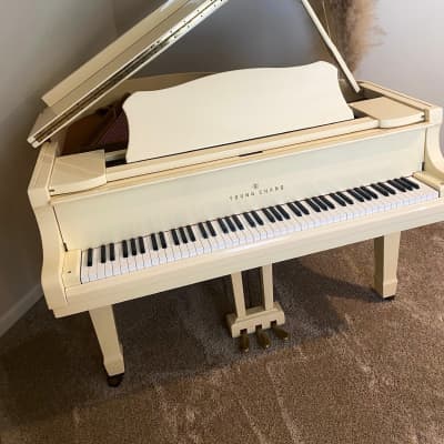 YOUNG CHANG G-157 - 5'2'' baby grand white piano image 4