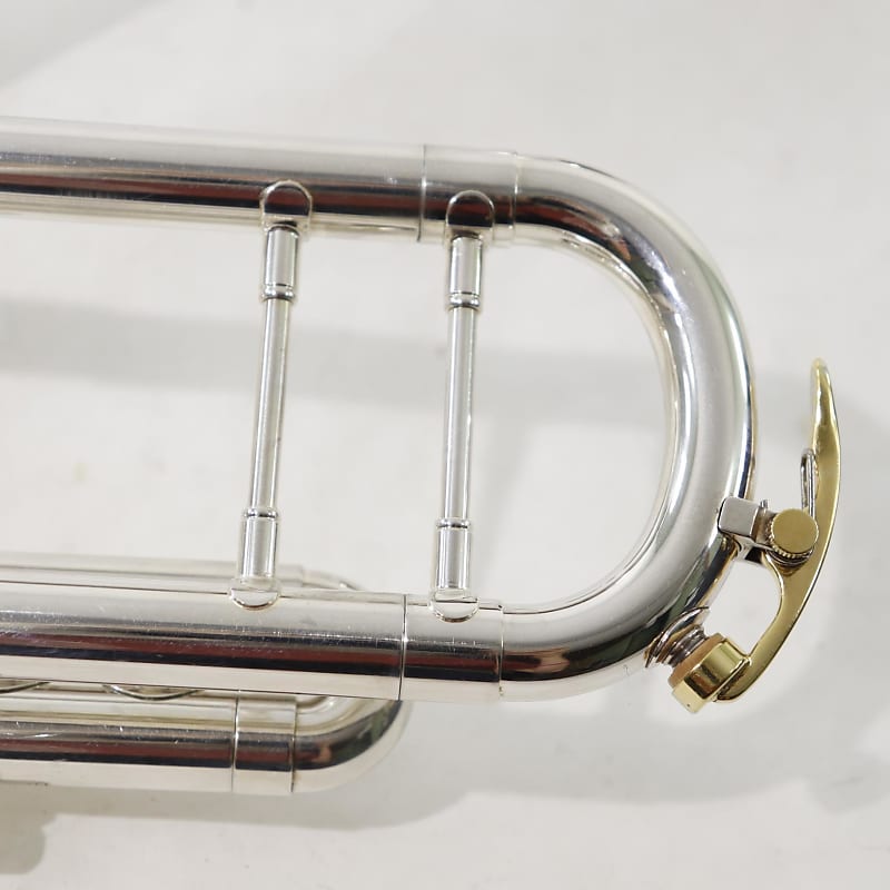King Model 2055TUB Silver Flair Trumpet with Dizzy Bell SN