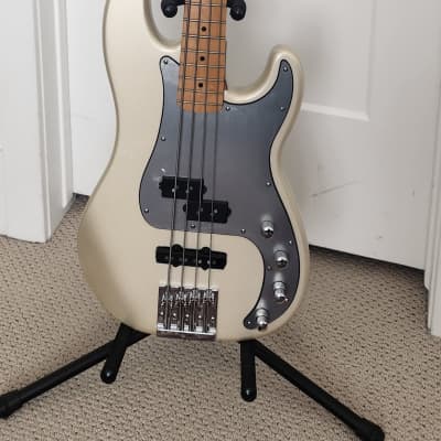 FENDER DELUXE P-BASS SPECIAL (MEXICAN MODELS) bass guitars