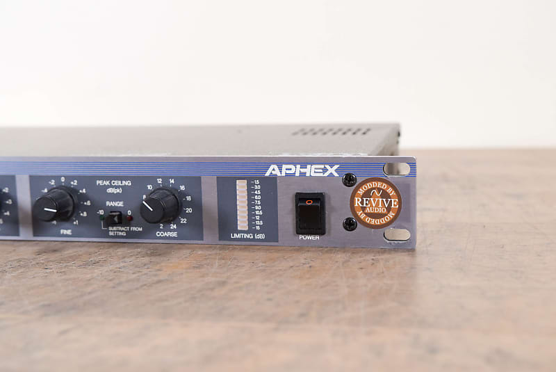 APHEX DOMINATOR II Model 720 Multiband Peak Limiter (2
