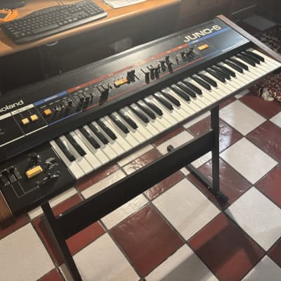 Roland Juno 6 61 keys polyphonic 1980 - Nero