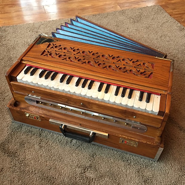 Refurbished harmonium top
