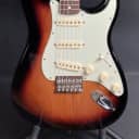 2020 Fender Artist Robert Cray Stratocaster Electric Guitar 3-Color Sunburst w/ Gig Bag