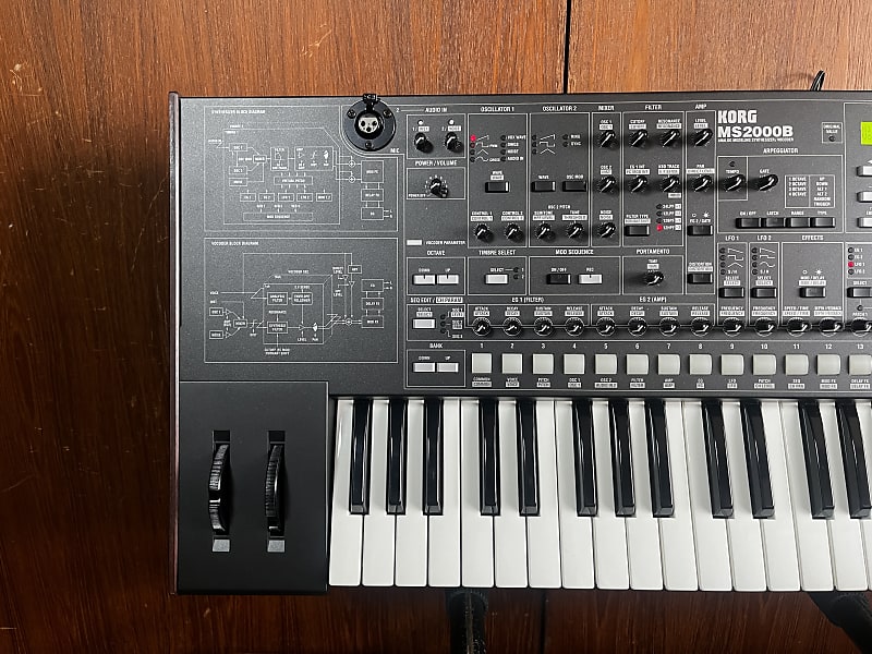 KORG MS2000B Virtual Analog Modeling Synthesizer w/box vocoder mic power  supply