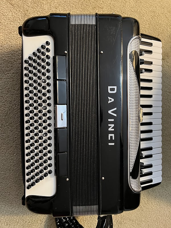 Da Vinci Accordion Model MM12 Very Good Condition. MM12 Reverb