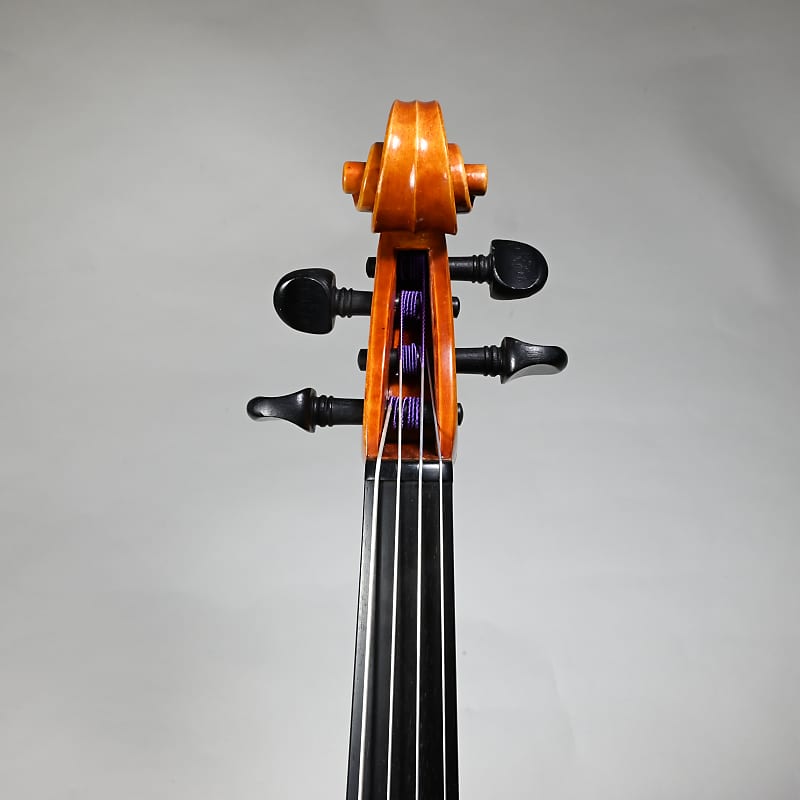 Suzuki Viola No. 5 (Professional/Orchestra), 15.5 Suzuki Viola No. 5 (Professional/Orchestra), 15.5
