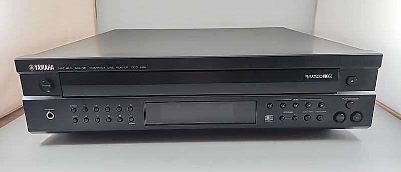 Yamaha CDC-685 5-Disc Multi-Play Carousel Compact Disc Player - Incl Remote  			