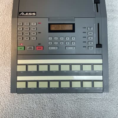 Alesis 1988 HR-16 High Sample Rate 16 Bit Drum Machine - Excellent Condition