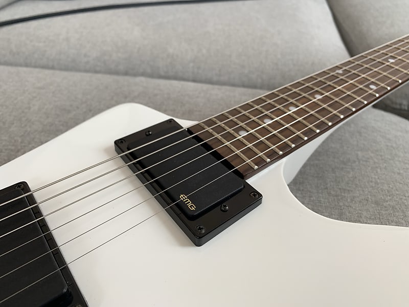 epiphone 1984 Explorer EX ホワイト エクスプローラー Epiphone 1984 Explorer EX - Alpine White | Sweetwater
