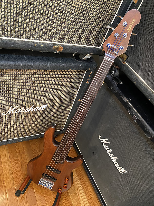 Yamaha BBN5 Natural 5 String Fretless Reverb