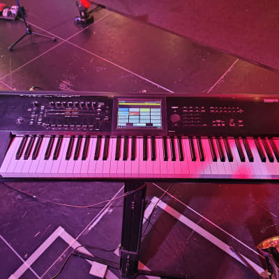 Korg KRONOS 2 73-Key Digital Synthesizer Workstation 2014 - Present - Black/Wood