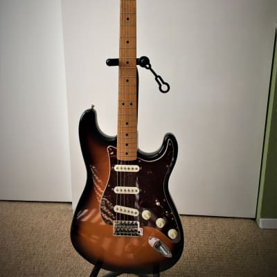 Fender Stratocaster Maple Fingerboard 1996-1997 Sunburst image 4