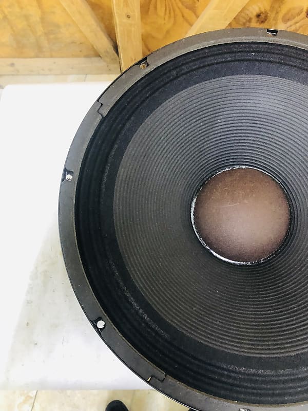 JBL M115-8A 15