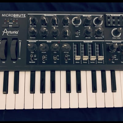 Arturia MicroBrute 25-Key Synthesizer