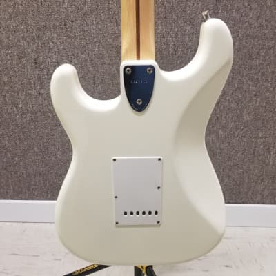 Squier  Stratocaster 70s Reissue SQ Series  1983-84 Olympic White V-Mod pickups image 6