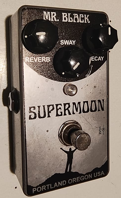 Mr. Black Supermoon Chrome