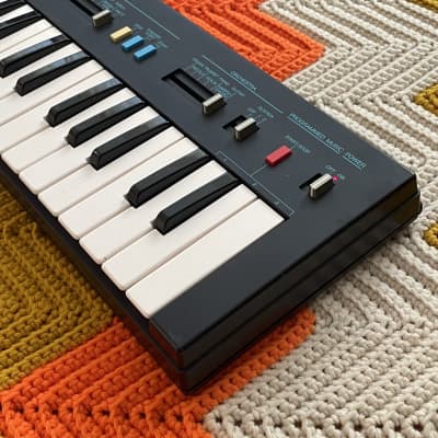 Yamaha Synth Keyboard - 1980’s Made in Japan 🇯🇵! - Mint Condition with Original Case! - Onboard Drums! - Beach House Vibes! - image 7
