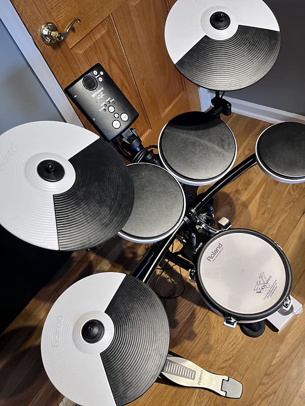 E-Drum Roland TD-1KV mit 8" Meshhead selling Snare + Amp