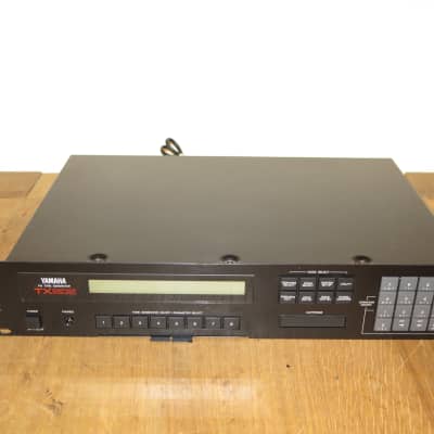 Yamaha TX802 FM tone generator
