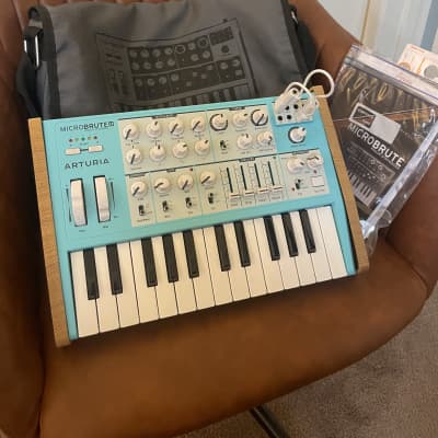 Arturia Microbrute SE 25-Key Synthesizer 2015 - Electric Blue (With Carrying Case AND Custom Wood Stand)