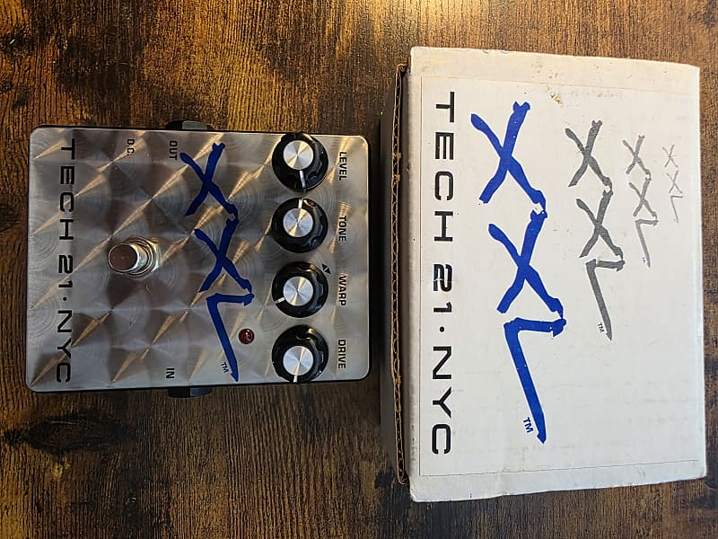 Tech 21 XXL Drive 1990s Diamond Plate | Reverb