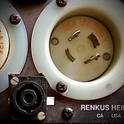 Renkus Heinz SR-1 W-1 Speaker Input Plate Neutrik Speakon & Hubble Twist Lock image 2