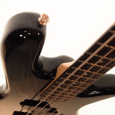 Spector Legend 4 standard quilt top gloss bass guitar with gig bag, great player! image 5