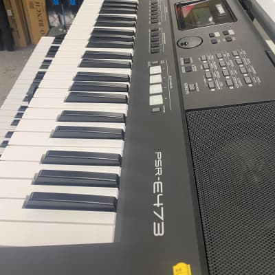 Yamaha PSR-E473 61-Key Portable Keyboard Black