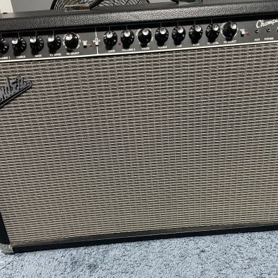 Fender Champion 100 « Ampli guitare (combo)