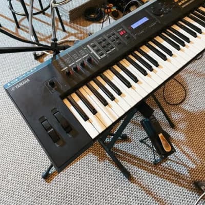 Yamaha MX61 61-Key Digital Synthesizer | Reverb UK