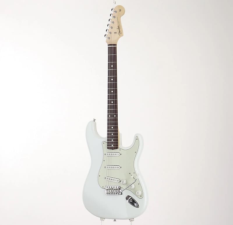 Fender MIJ Traditional II '60s Stratocaster image 3