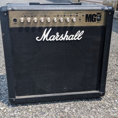 Amplificador De Guitarra 50 watts con efectos MG50FX – Marshall – Music  Hall Chile