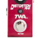 TWA Fly Boys FB-01 Distortion pedal with C-BAT/R 9v battery clip adapter cable