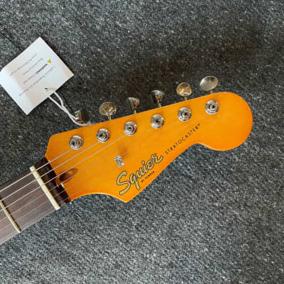 Squier Classic Vibe '60s Stratocaster LRL 3-Tone Sunburst S#ISSE21000882 image 4