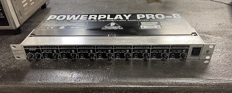 Behringer Power play Pro 8 2000s - Black / Silver