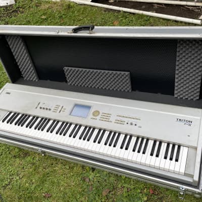 Korg Triton music  workstation/sampler Pro X approximately 2002