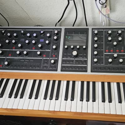 Moog One 16-Voice 61-Key Polyphonic Analog Synthesizer 2018 - Present - Black/Ash