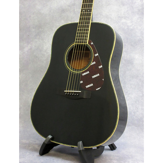 YAMAHA ヤマハ アコースティックギター DW-８ ストラップ、弦付き Yamaha DW-8 Taiwan-Made 6-String Right-Handed Acoustic