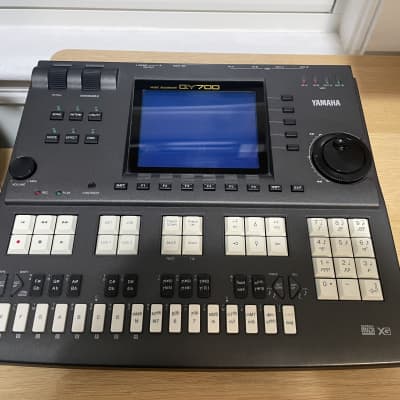 Yamaha QY700 sequencer working perfectly orig box + manual