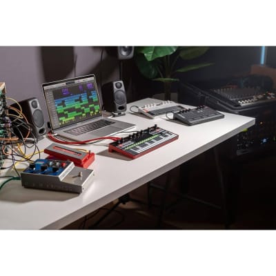 IK Multimedia UNO Synth Pro Desktop Synthesizer (M07) (DEC23) image 2
