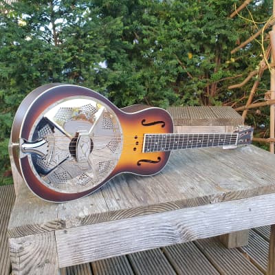 Paramount Little Wing Antique Burst, Single Cone Resonator Gitarre incl. SC image 1