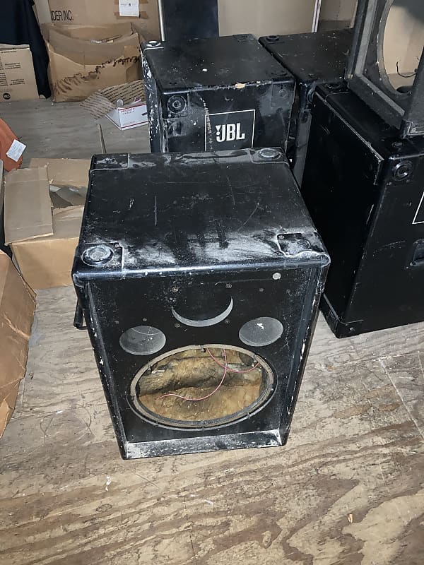 JBL empty Speaker Reverb