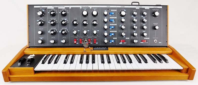 Moog Minimoog Voyager Old School Synthesizer + OVP + Fast Neuwertig + 1,5Jahre Garantie image 1