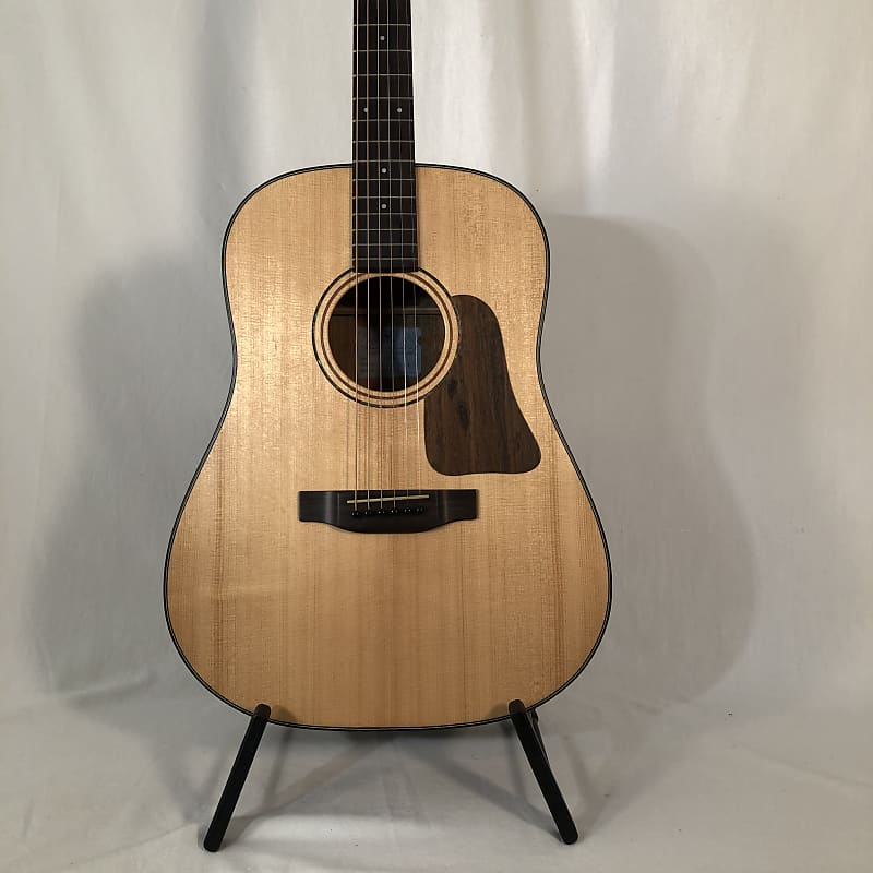 K Yairi LOK7-OVA (2010) 60295 Small body dreadnaught. Open