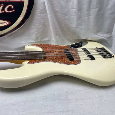 Fender American Professional II 2 Jazz Bass V 5-string J-Bass 2022 - Olympic White / Rosewood fingerboard image 12
