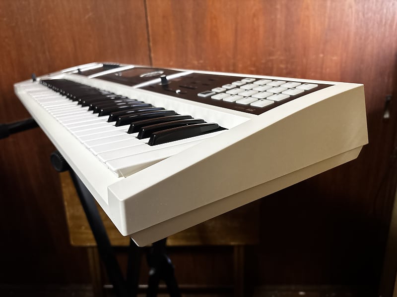 Roland FA-06-SC WH 61-key Music Workstation limited color Roland FA-06-SC WH 61-key Music Workstation limited color