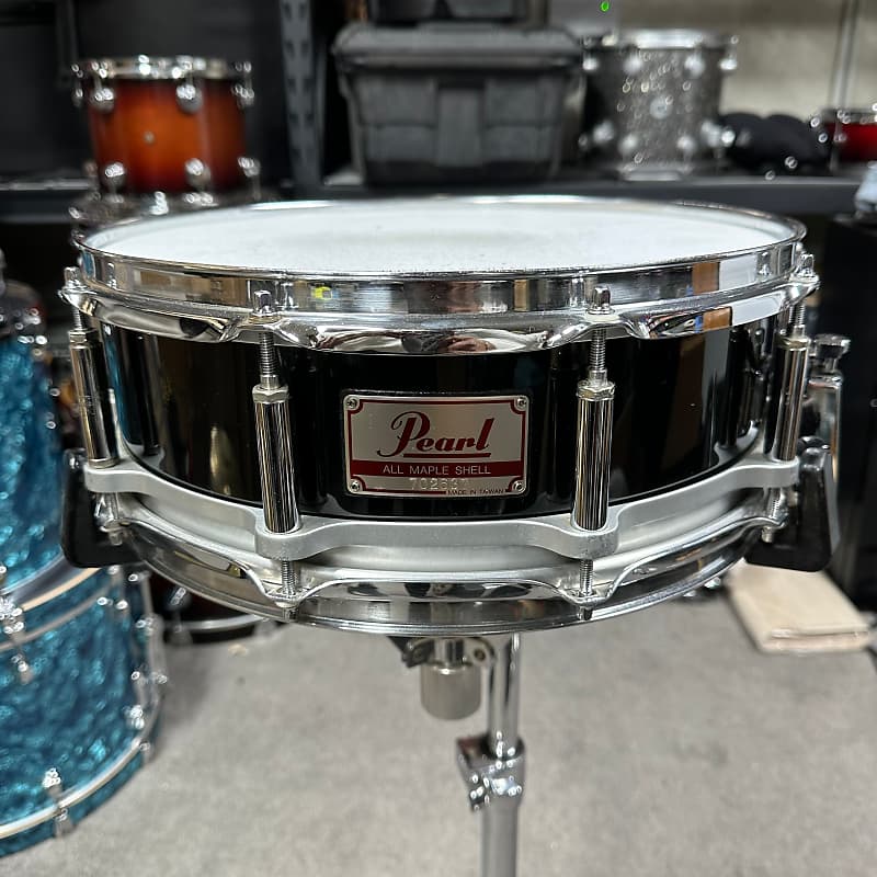 VINTAGE PEARL 3.5X14 FREE FLOATING NATURAL MAPLE SNARE DRUM for