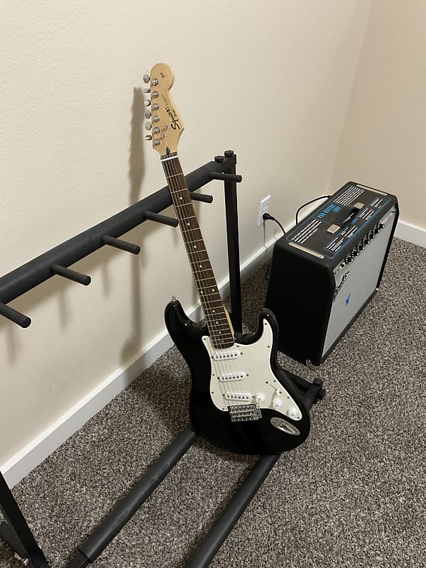 Squier Affinity Series Stratocaster with Rosewood Fretboard 2001 - 2018 - Black image 1