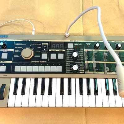 Korg MicroKORG 37-Key Synthesizer/Vocoder 2002 - 2019 - Silver
